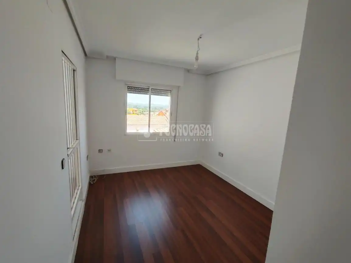 Dormitori de Casa adosada en venda en Mengíbar amb Piscina