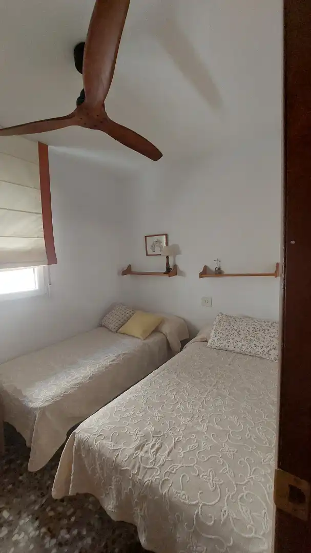 Schlafzimmer von Einfamilien-Reihenhaus zum Verkauf in La Manga del Mar Menor mit Klimaanlage, Heizung und Terrasse