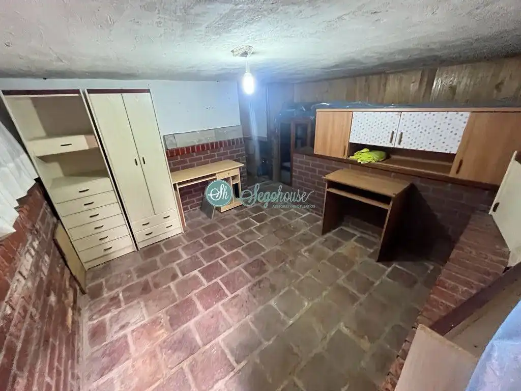 Piso en venta en San Cristóbal de Segovia con Calefacción, Terraza y Trastero