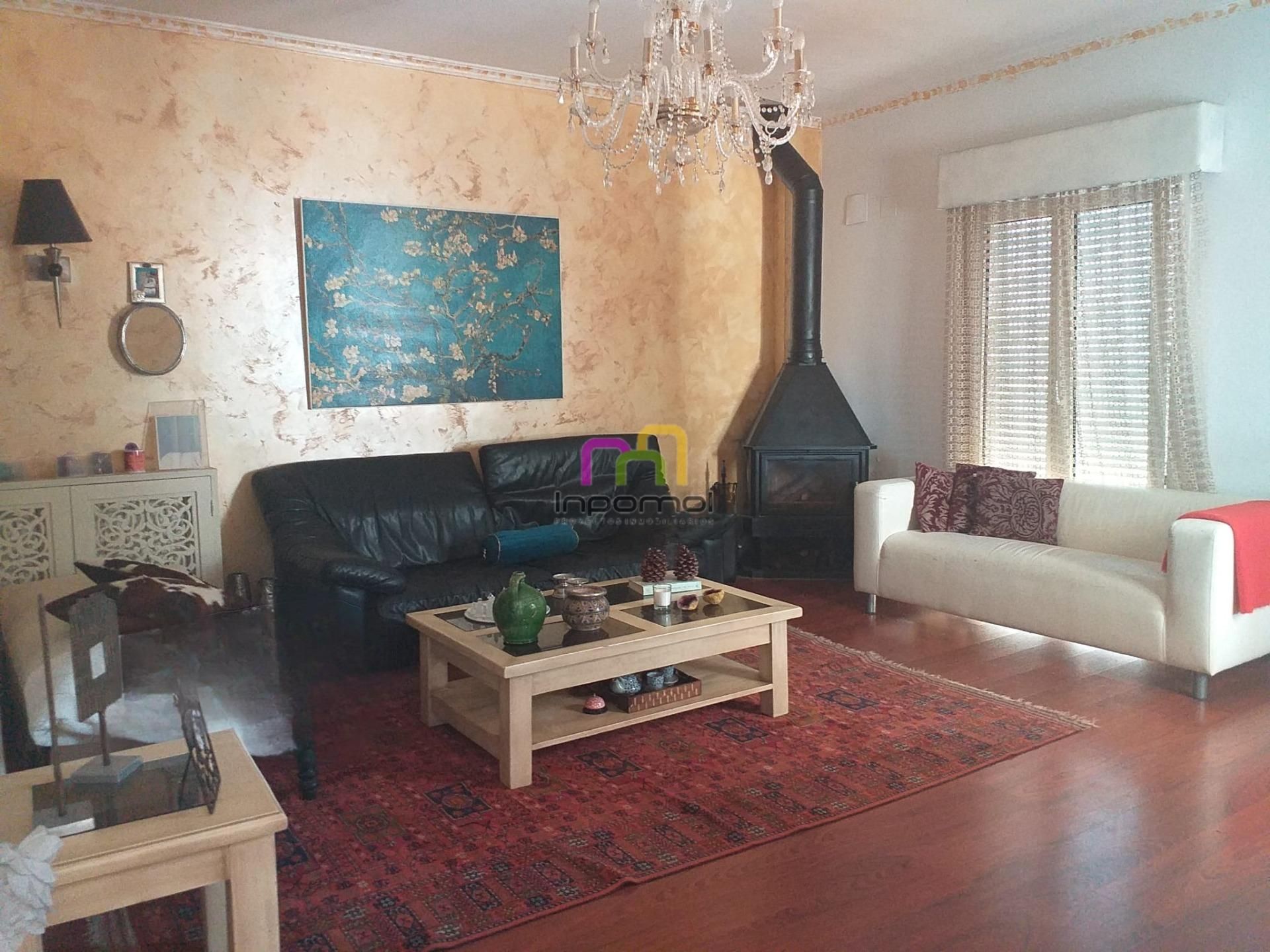 Sala d'estar de Casa adosada en venda en Badajoz Capital amb Aire condicionat, Calefacció i Jardí privat