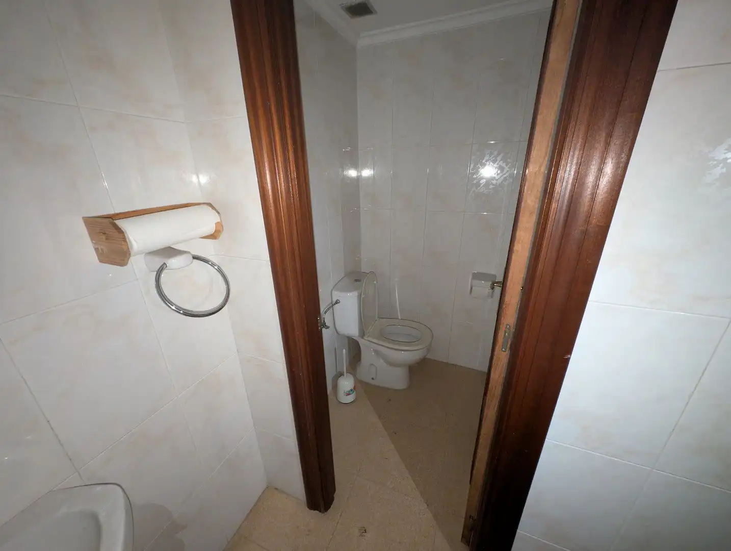 Bathroom of Commercial properties for sale in Oviedo 