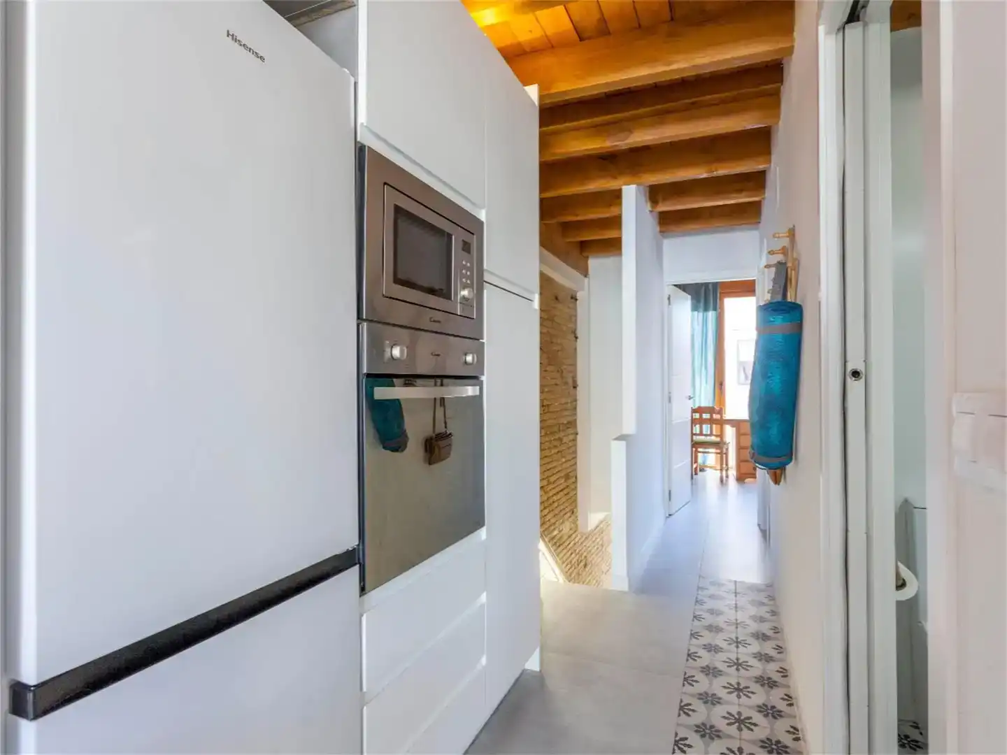 Cuina de Apartament de lloguer en  Valencia Capital amb Aire condicionat