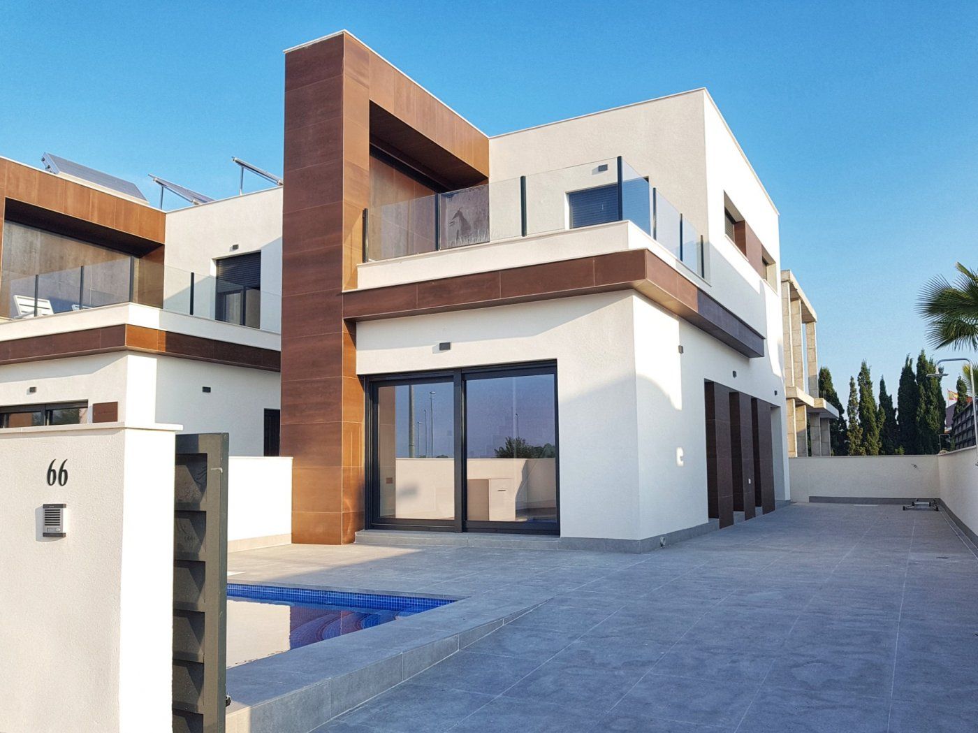 Exterior view of Single-family semi-detached for sale in Daya Nueva  with Private garden, Terrace and Swimming Pool