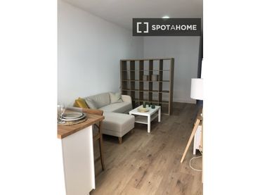 Appartement avec balcon à louer à Ciudad Lineal