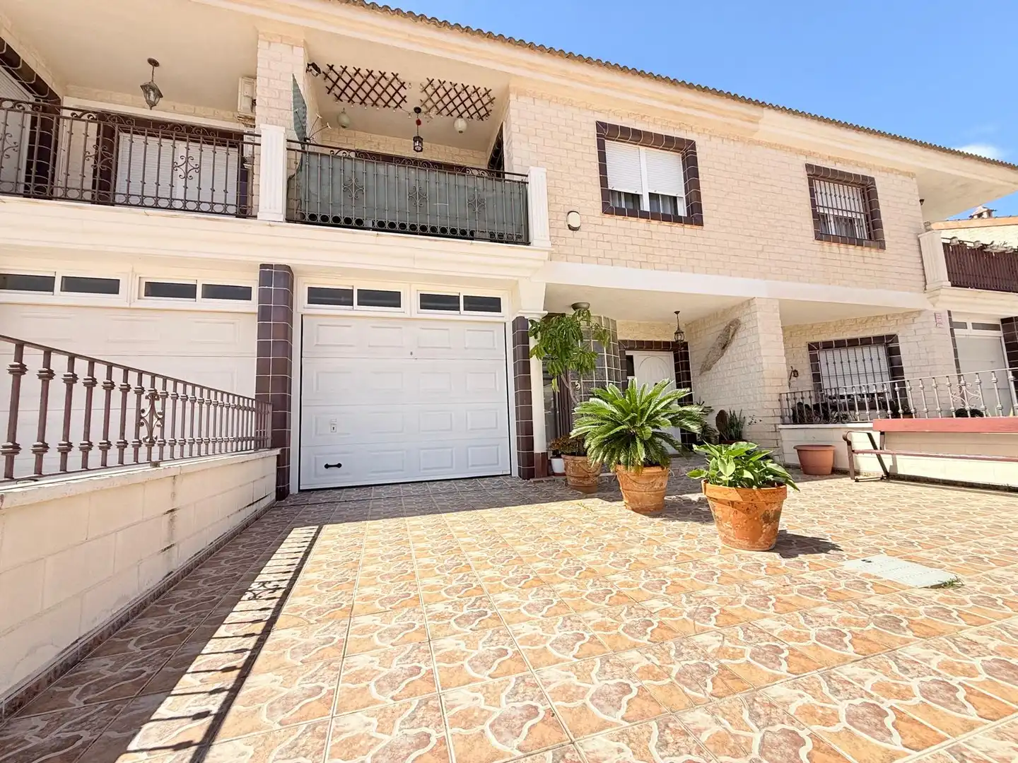 Adossat amb terrassa en venda a Calle Rafael Alberti 45