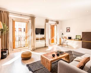 Sala d'estar de Apartament de lloguer en  Madrid Capital amb Aire condicionat, Calefacció i Moblat