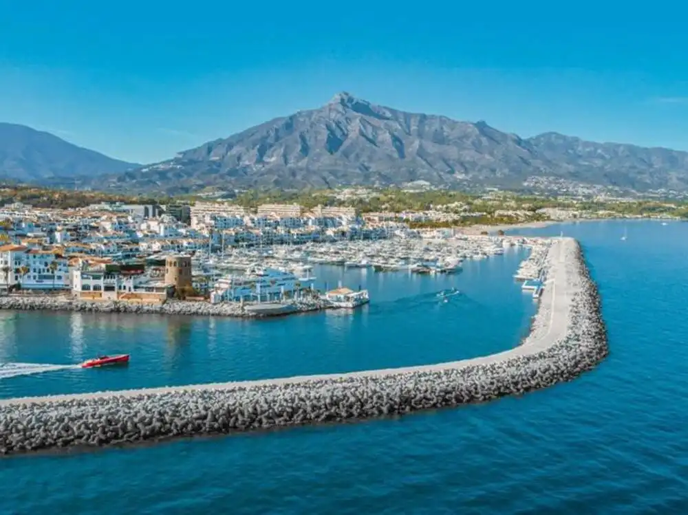 Exterior view of Houses for rent in Estepona  with Air Conditioner, Heating and Private garden