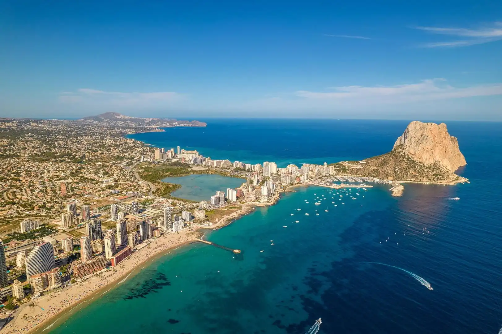 Vista exterior de Casa o xalet en venda en Calpe / Calp amb Aire condicionat, Jardí privat i Terrassa