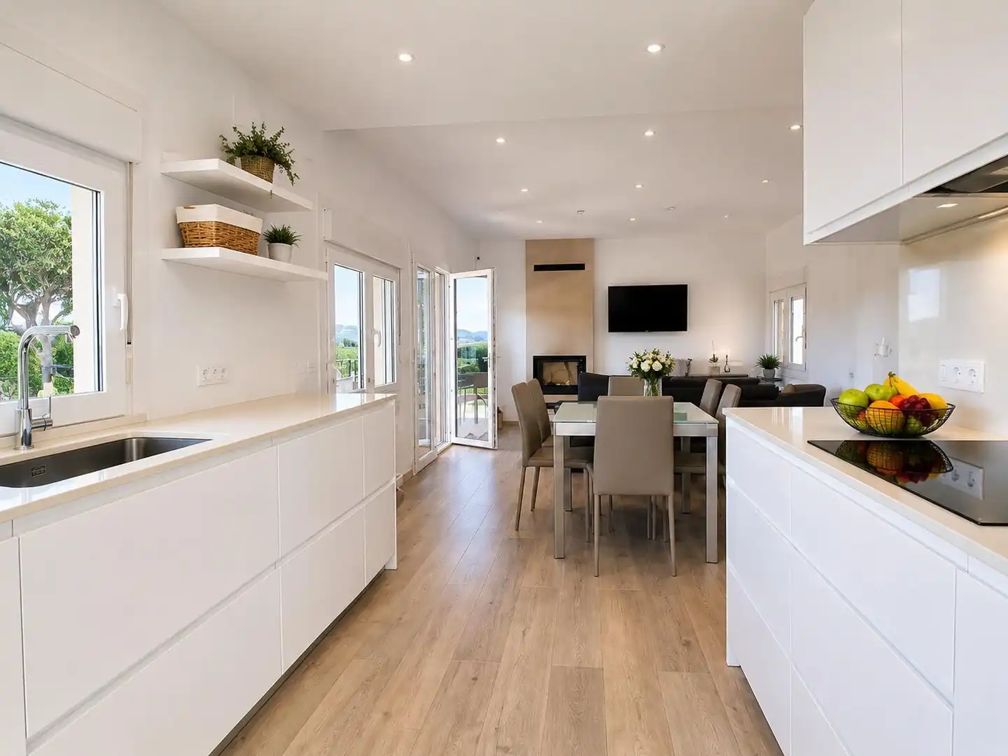 Cocina de Casa o chalet en venta en Bàscara con Aire acondicionado, Calefacción y Jardín privado