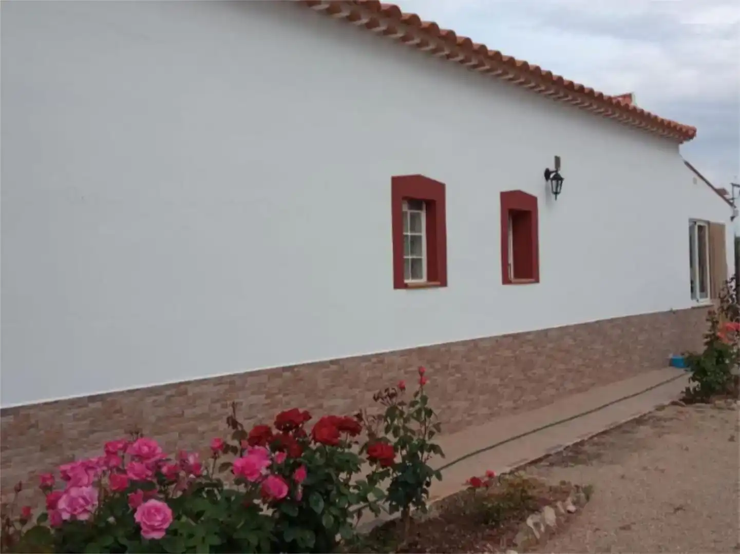 Vista exterior de Pis en venda en Villarrobledo amb Jardí privat, Traster i Piscina