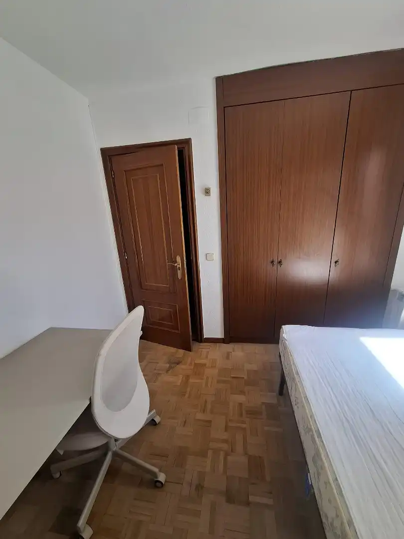 Dormitori de Casa adosada en venda en Villaviciosa de Odón amb Aire condicionat, Calefacció i Jardí privat