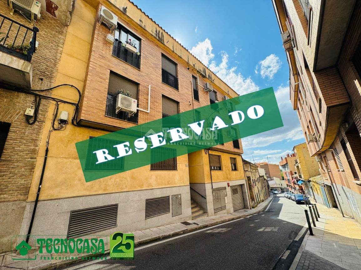 Vista exterior de Pis en venda en  Toledo Capital amb Calefacció