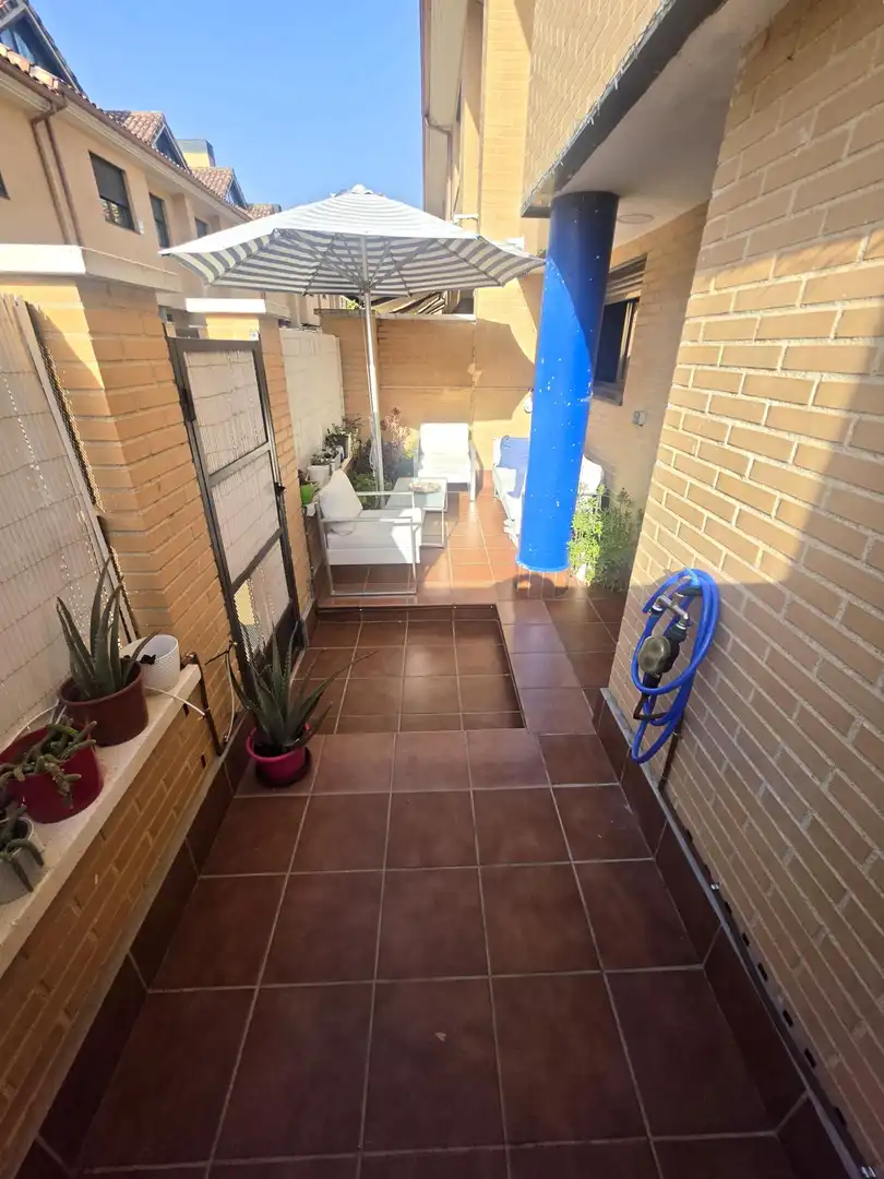 Adossat amb piscina en venda a Hospital, imagen 3