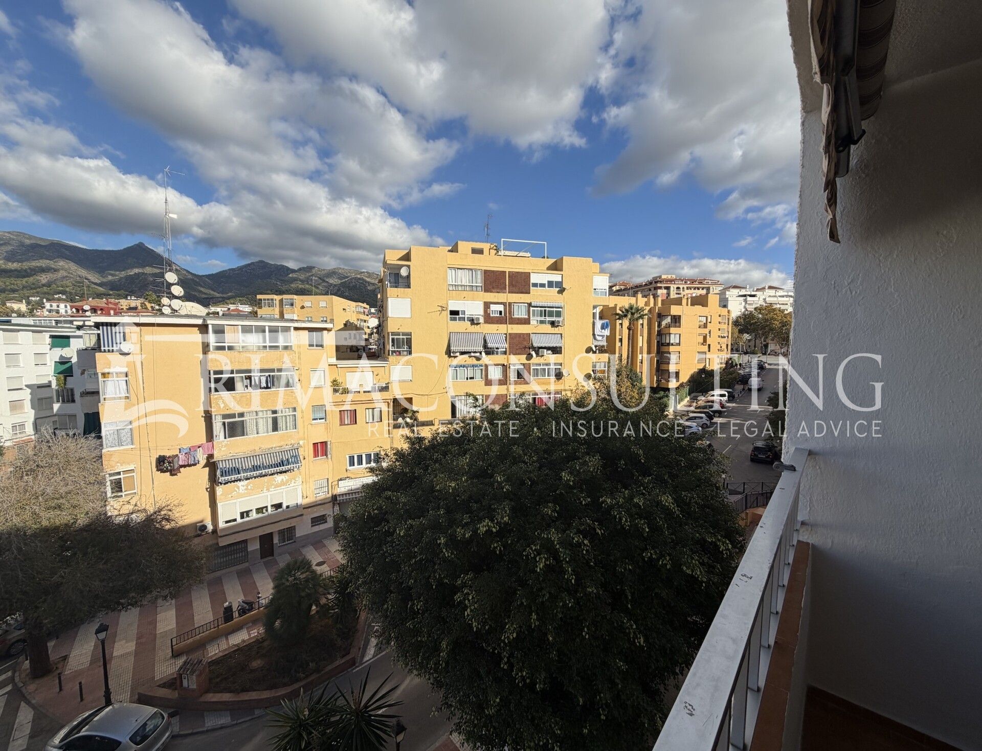 Vista exterior de Pis en venda en Marbella amb Terrassa