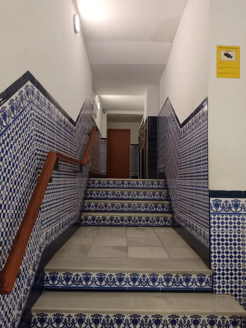 Piso en venta en San Juan de Aznalfarache con Amueblado y Balcón