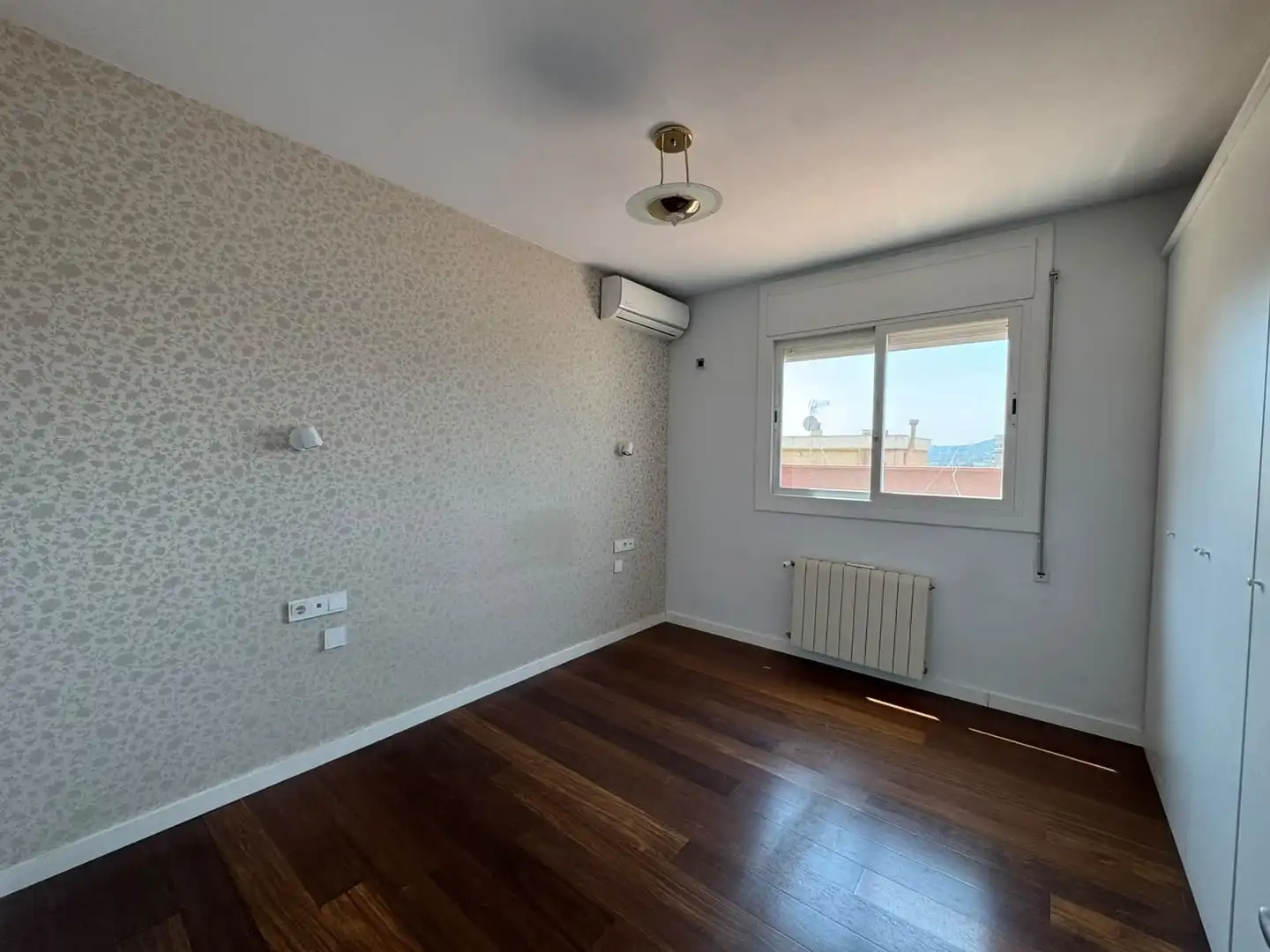 Dormitori de Pis en venda en Molins de Rei amb Aire condicionat, Calefacció i Parquet