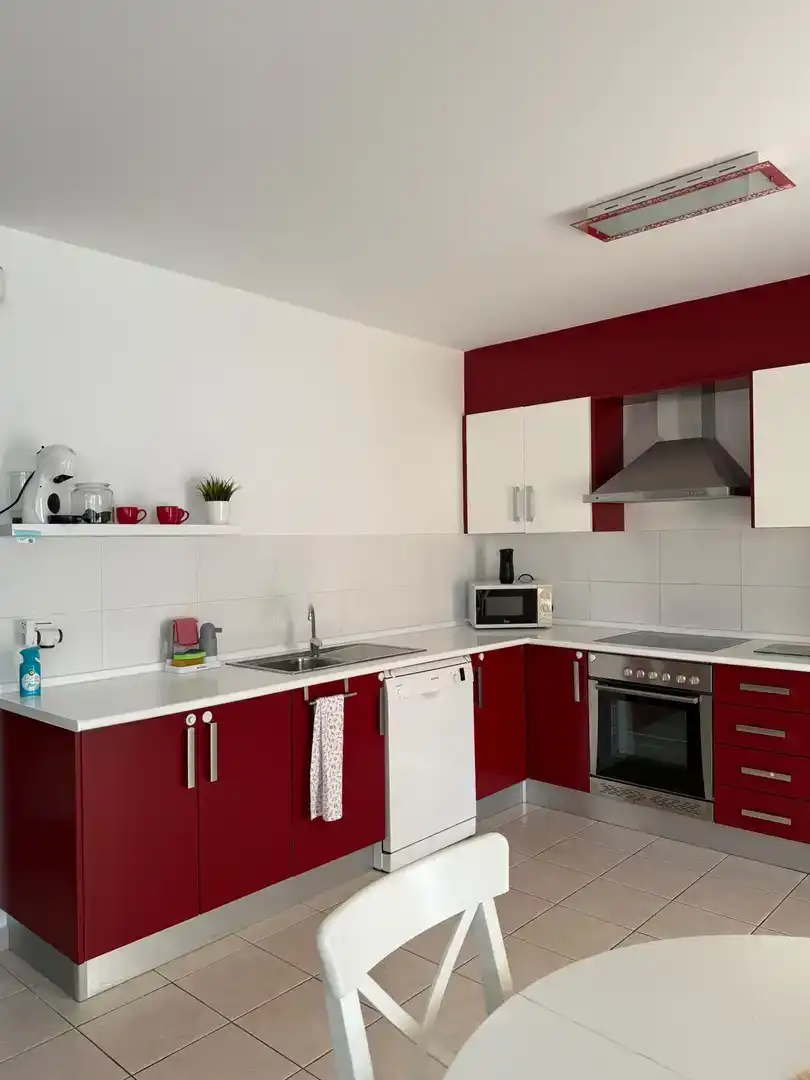 Cuina de Apartament de lloguer en El Verger amb Aire condicionat, Jardí privat i Piscina