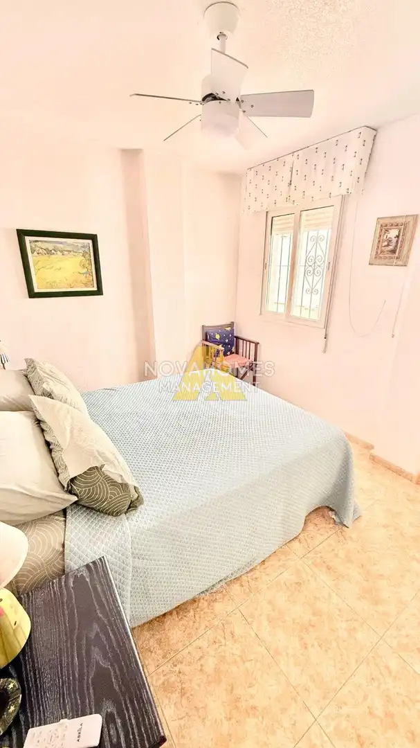 Schlafzimmer von Wohnungen zum Verkauf in La Manga del Mar Menor mit Klimaanlage, Heizung und Terrasse