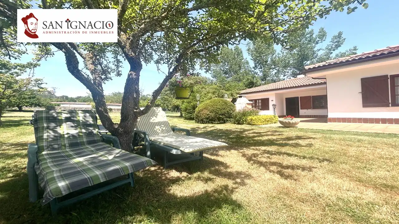 Jardí de Casa o xalet en venda en Merindad de Montija amb Calefacció, Jardí privat i Moblat