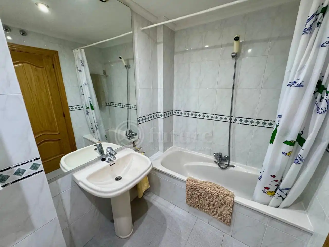 Bathroom of Flat for rent in Salamanca  with Heating, Furnished and Balcony