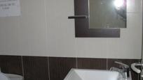 Bathroom of Flat for sale in Fuensalida  with Air Conditioner, Heating and Terrace