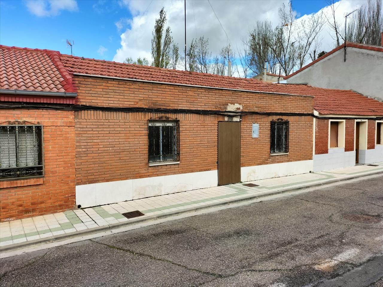 Vista exterior de Casa adosada en venta en Palencia Capital