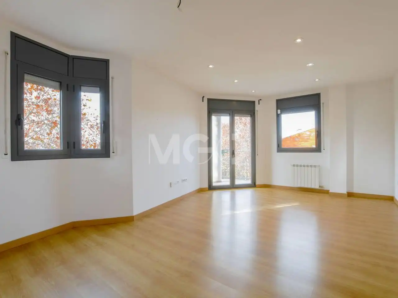 Wohnzimmer von Wohnung zum Verkauf in Manlleu mit Heizung, Parkett und Terrasse