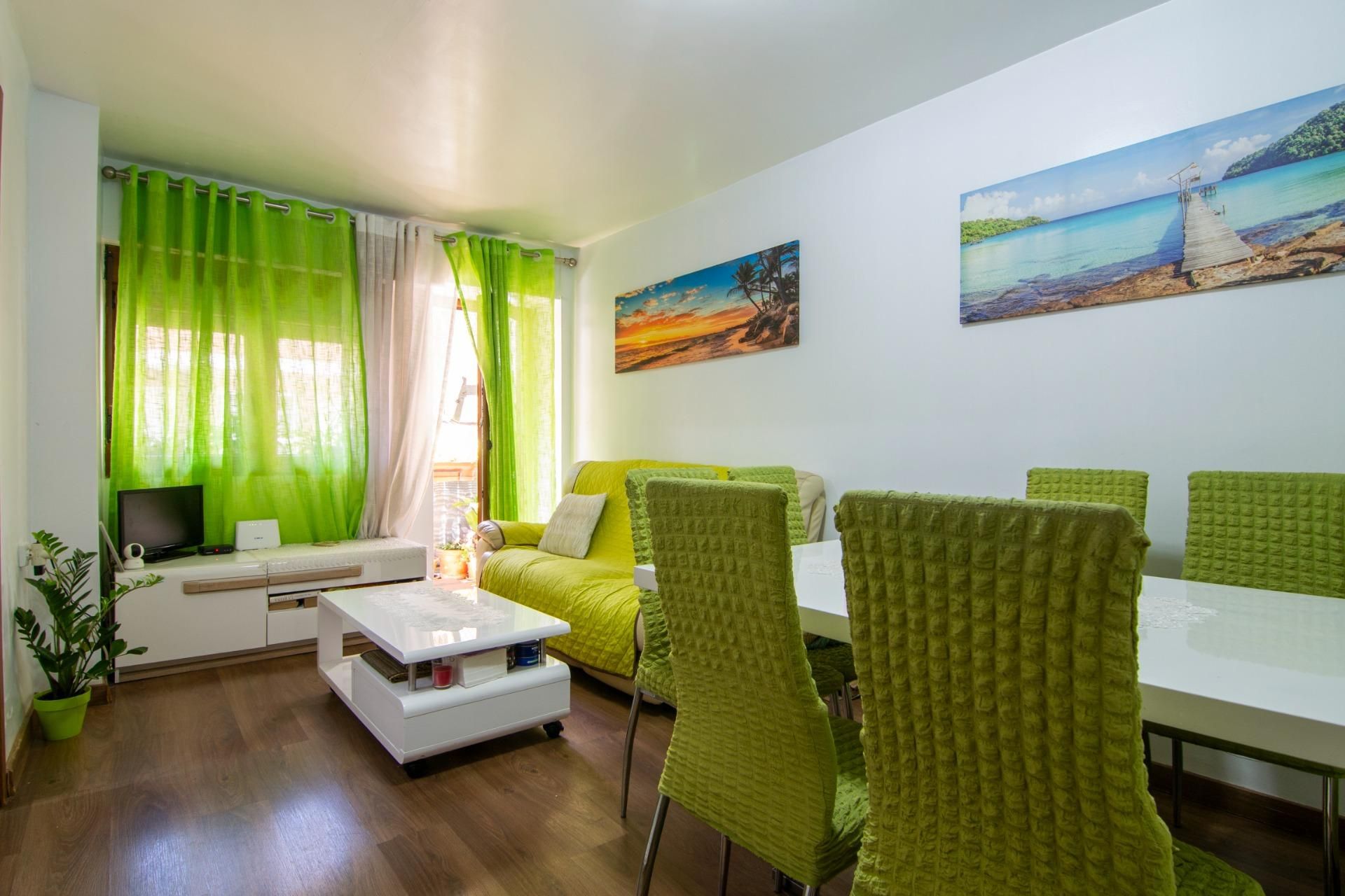 Living room of Flat for sale in Silla  with Air Conditioner, Terrace and Balcony