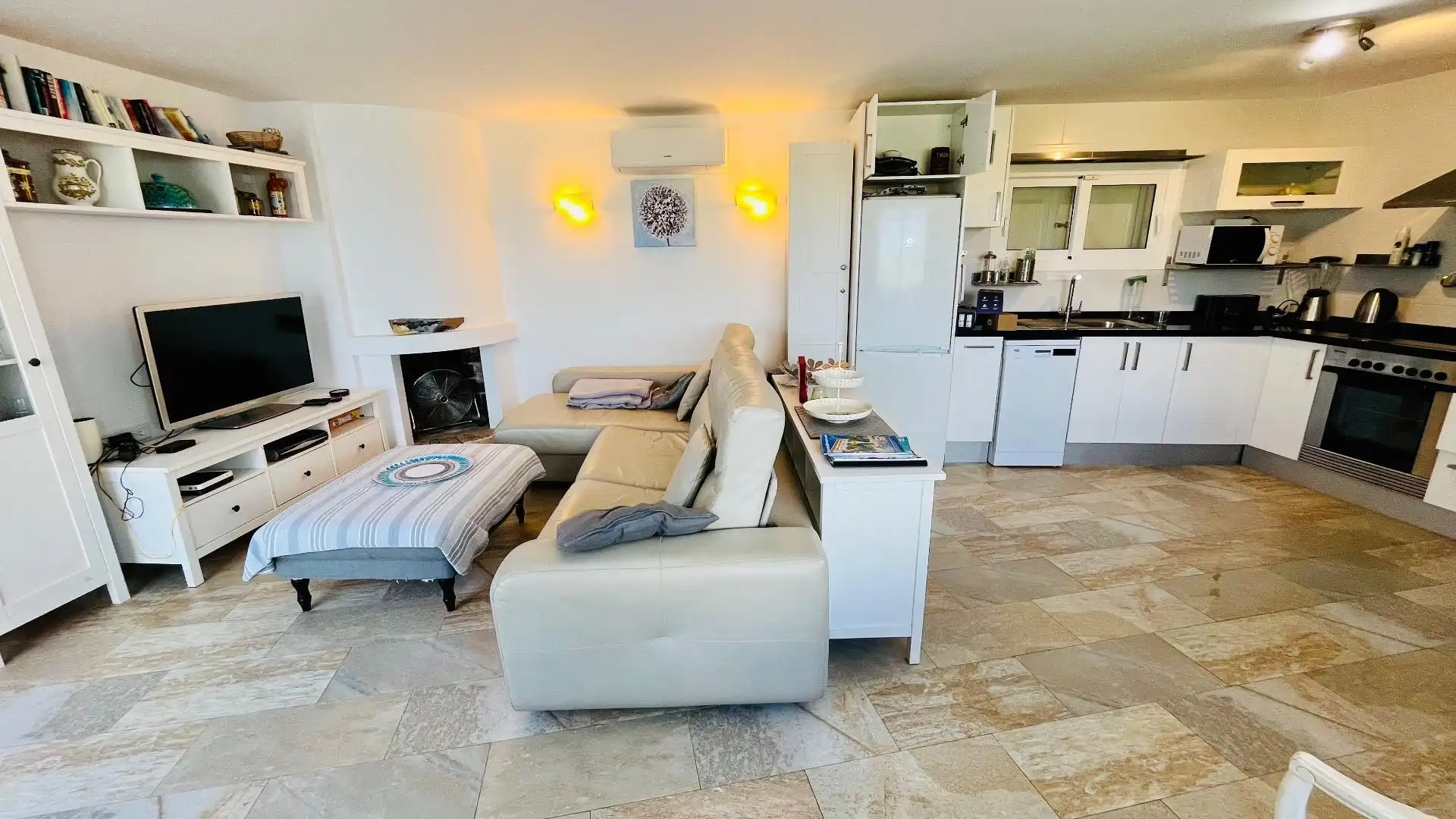 Sala de estar de Casa adosada en venta en Alaior con Aire acondicionado, Calefacción y Jardín privado