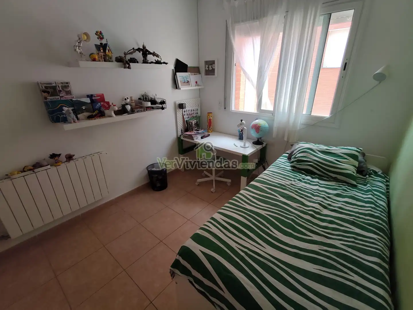Dormitori de Casa adosada en venda en Castellar del Vallès amb Calefacció, Jardí privat i Terrassa