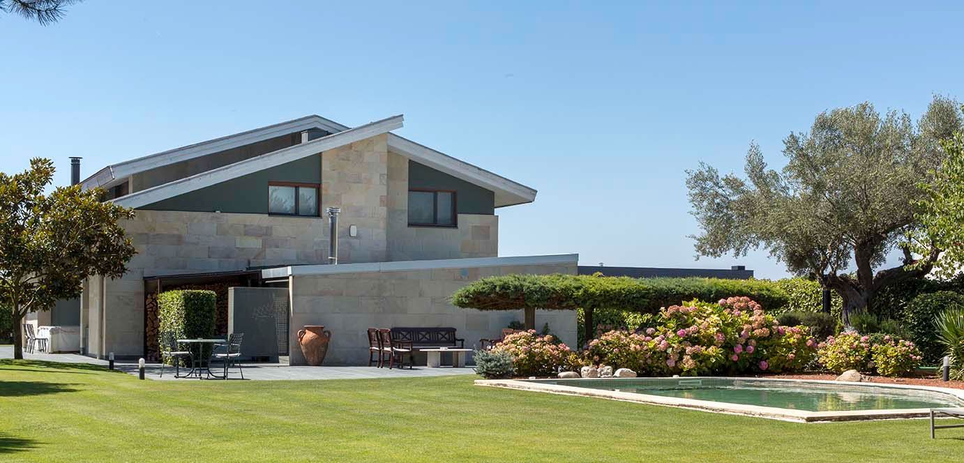 Exterior view of House or chalet for sale in Valle de Egüés / Eguesibar