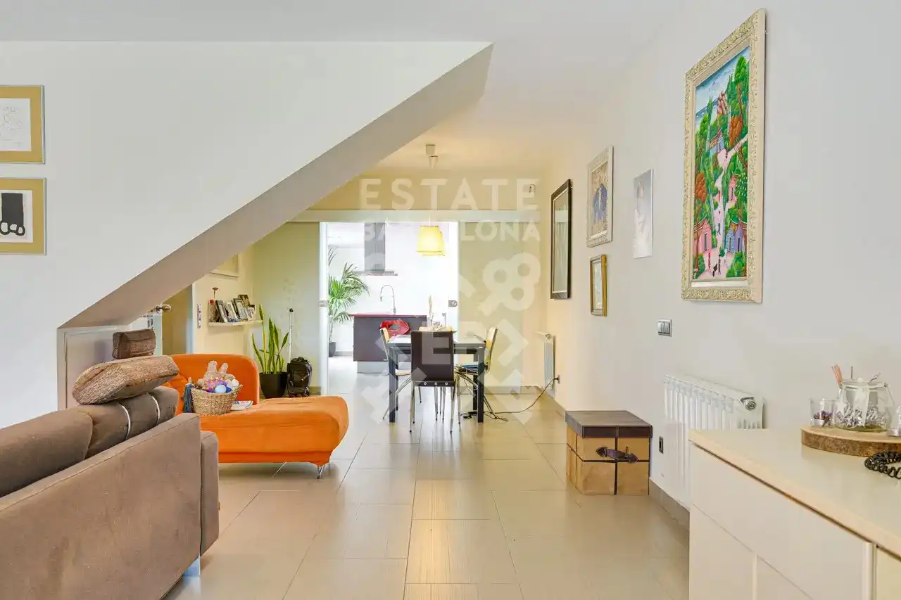 Wohnzimmer von Einfamilien-Reihenhaus zum Verkauf in Mataró mit Klimaanlage, Heizung und Terrasse