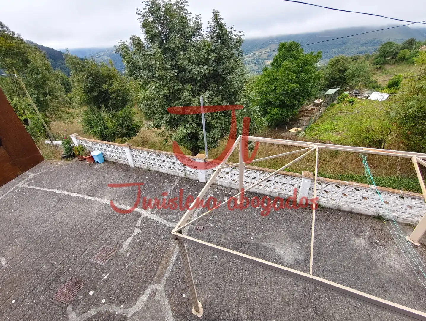 Casa adosada en venta en Quirós