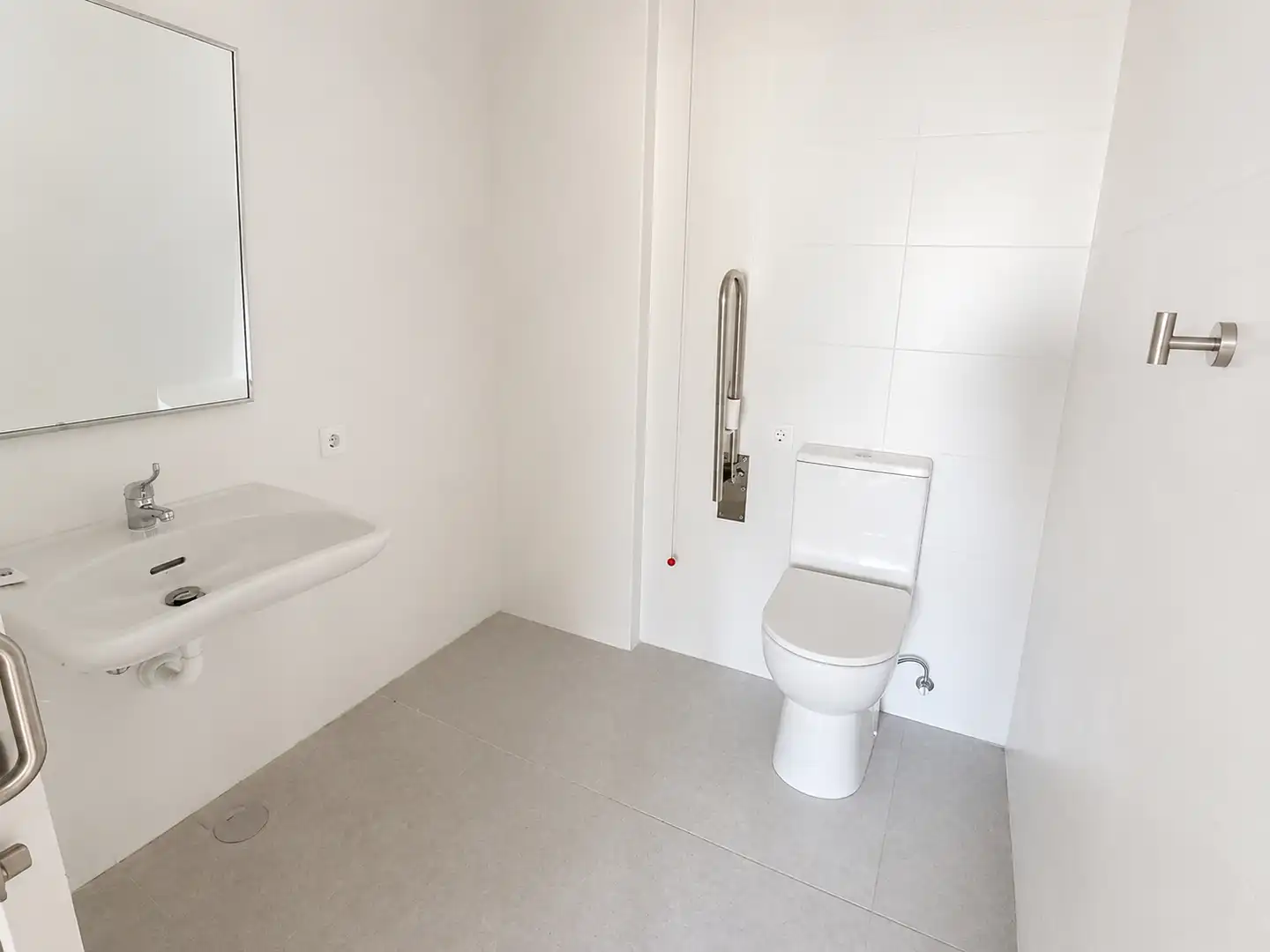 Badezimmer von Fabrikhallen zur Miete in Gijón  mit Heizung
