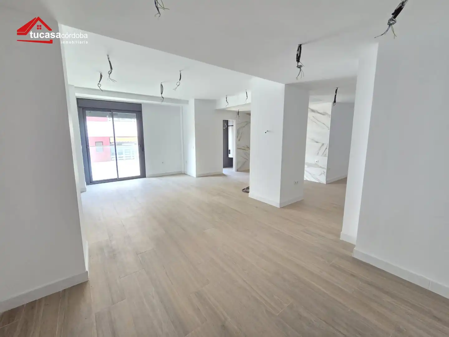 Sala de estar de Piso en venta en Córdoba con Terraza y Piscina comunitaria