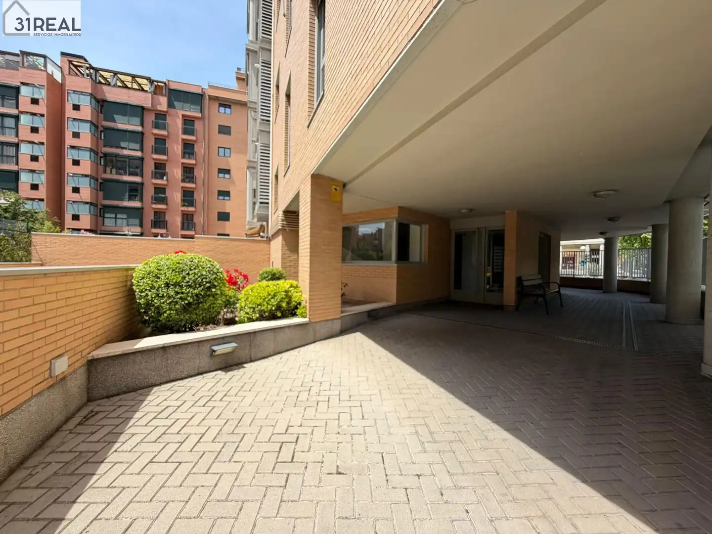 Vista exterior de Piso en venta en Madrid con Aire acondicionado, Calefacción y Amueblado