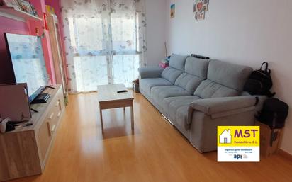 Living room of Flat for sale in Navàs  with Heating, Parquet flooring and Oven