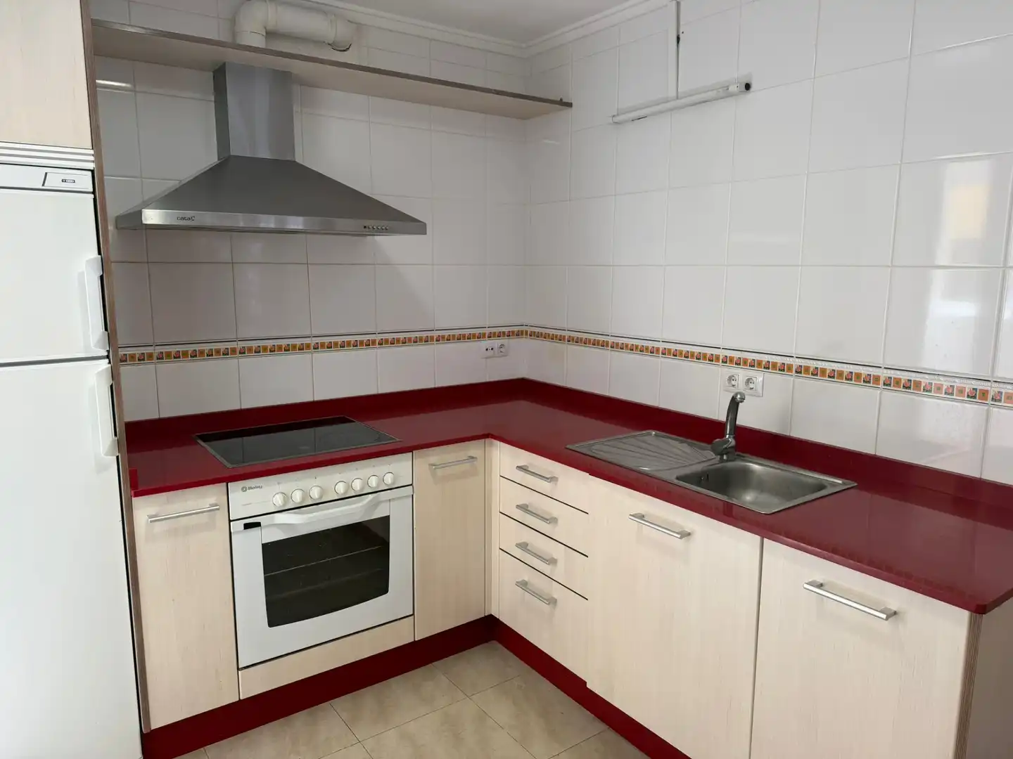 Cuina de Apartament de lloguer en Lugo amb Calefacció, Parquet i Traster