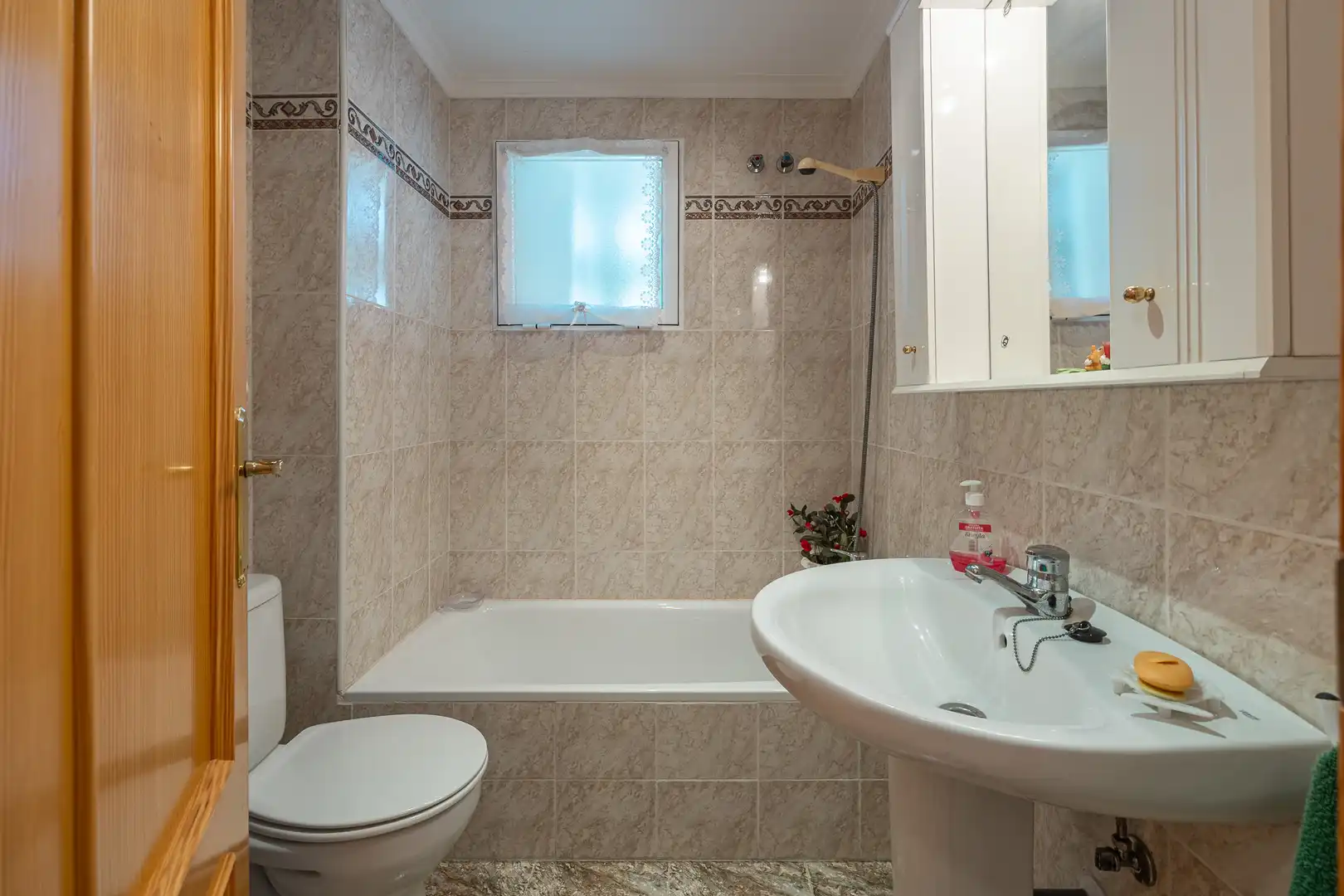 Baño de Piso en venta en Finestrat con Trastero, Piscina y Amueblado