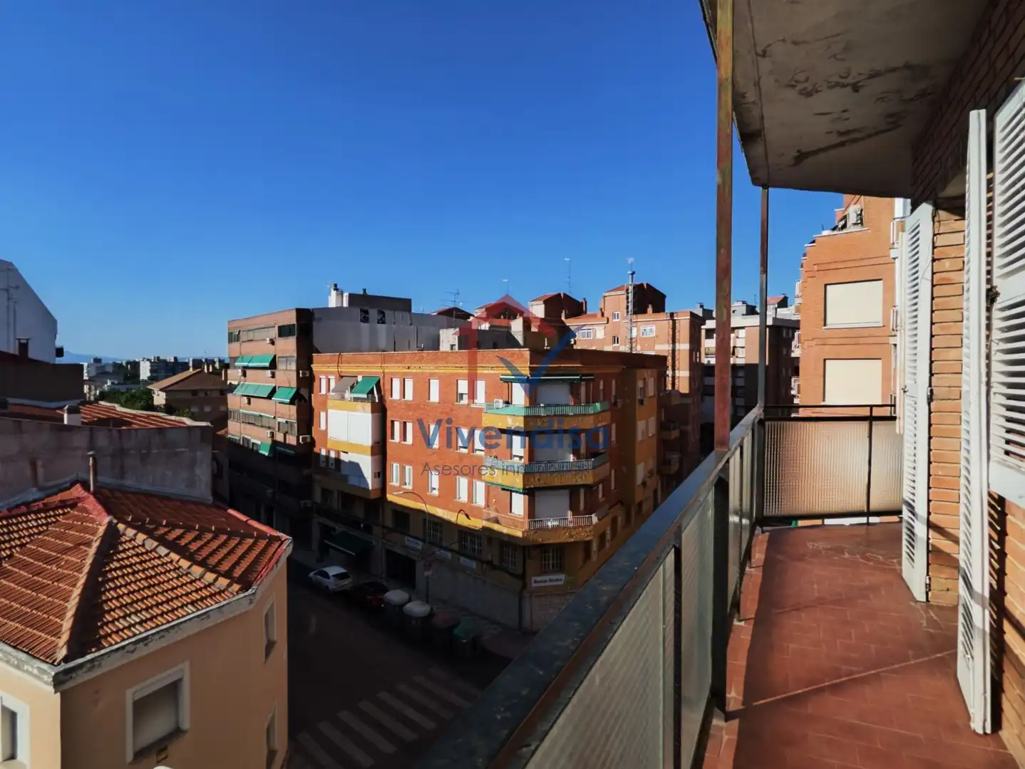 Vista exterior de Pis en venda en Guadalajara amb Calefacció i Terrassa