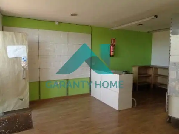 Local comercial en venda a Casco Antiguo