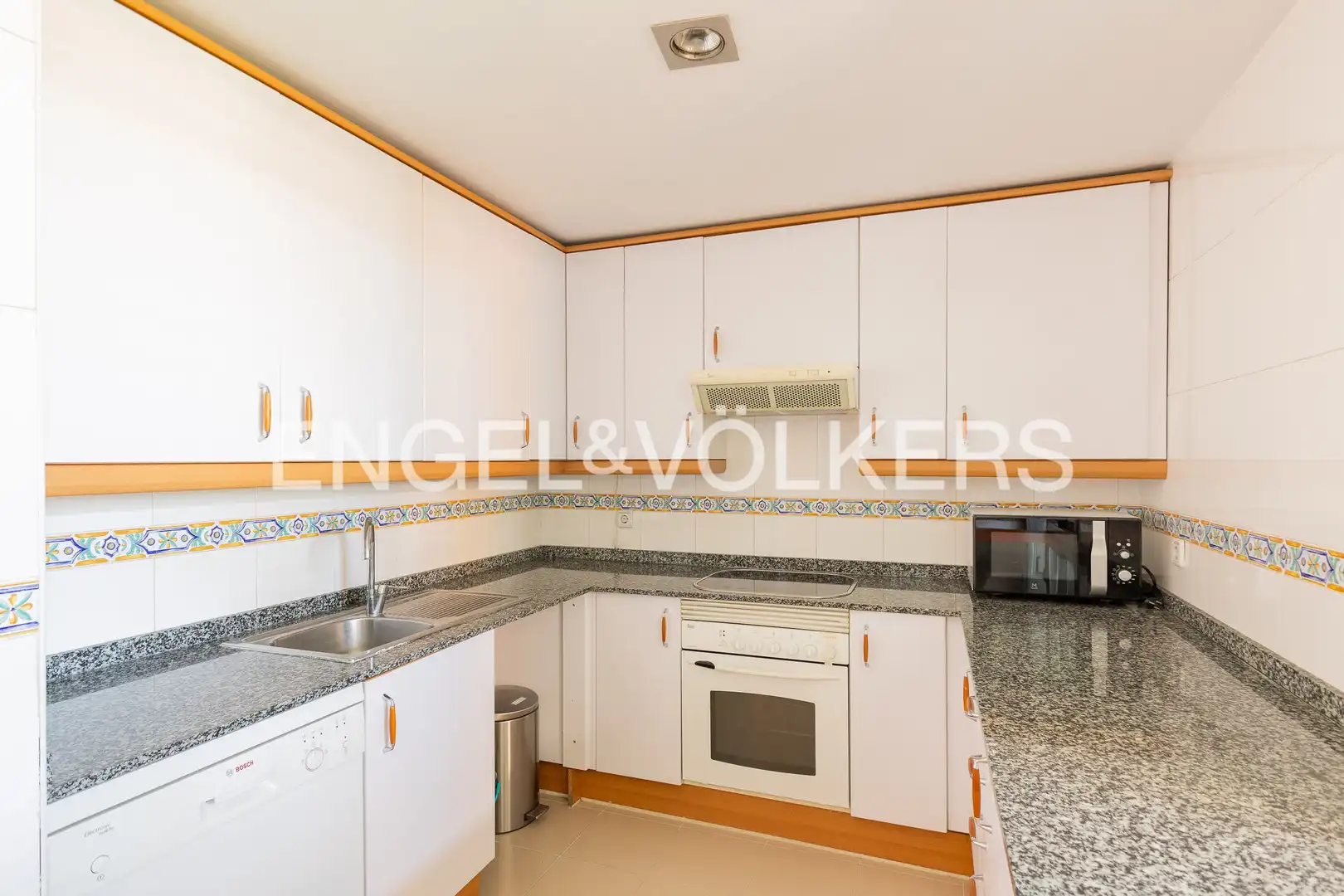 Cocina de Ático en venta en Madrid con Aire acondicionado, Calefacción y Parquet