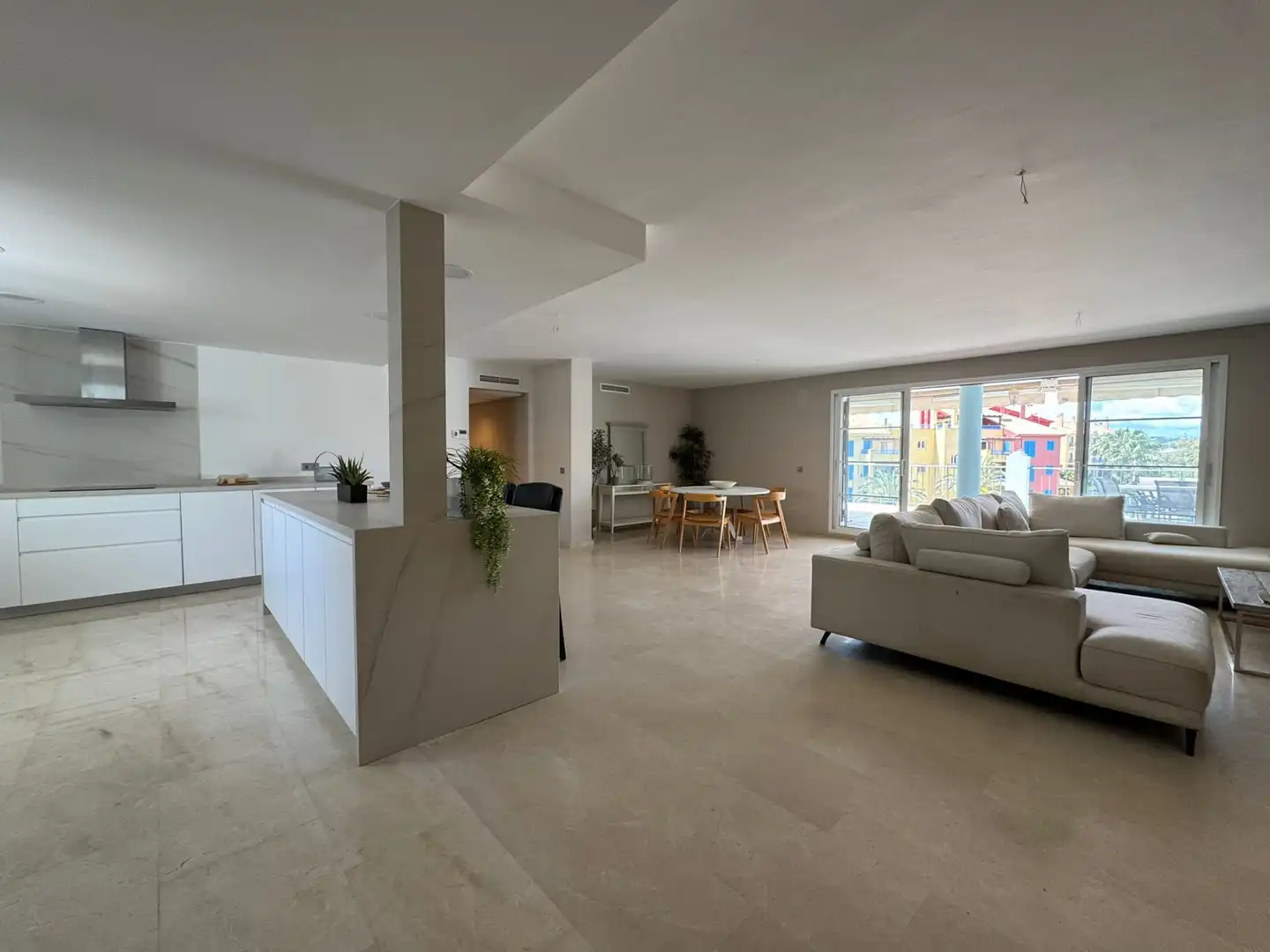 Sala d'estar de Àtic en venda en Sotogrande amb Aire condicionat, Calefacció i Terrassa