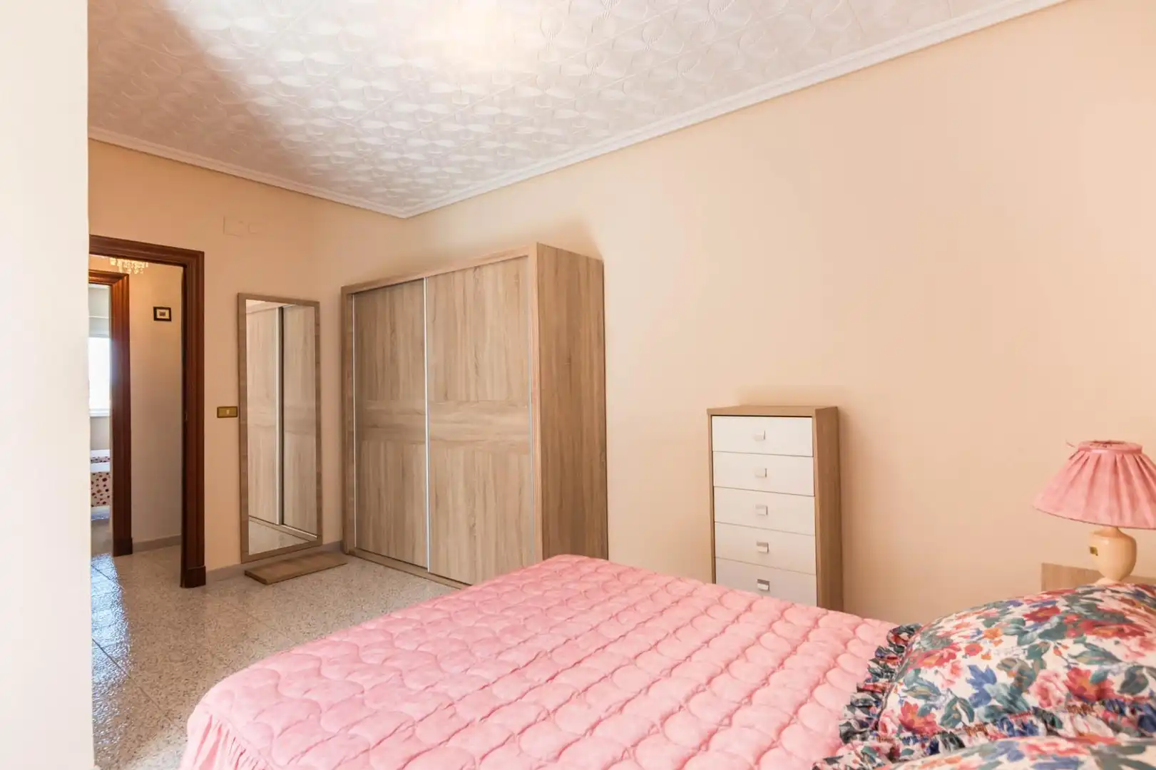 Dormitori de Casa o xalet en venda en Murcia amb Jardí privat, Terrassa i Moblat