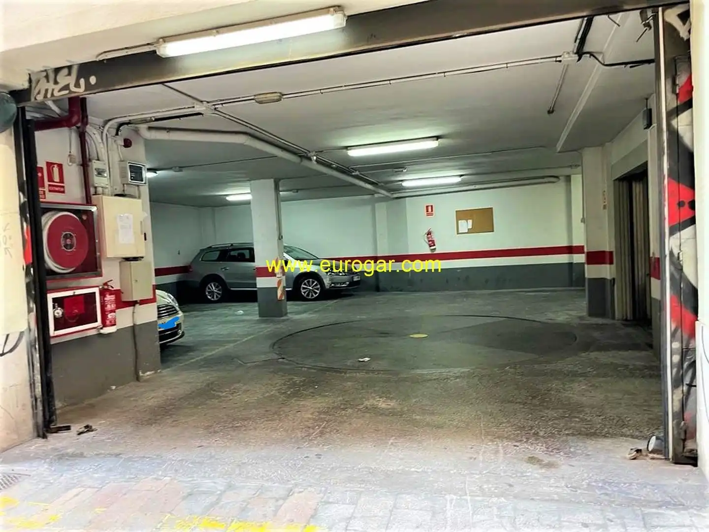 Amplia Plaza de Garaje en venta, frente al Mercado Central de Valencia, imatge 2
