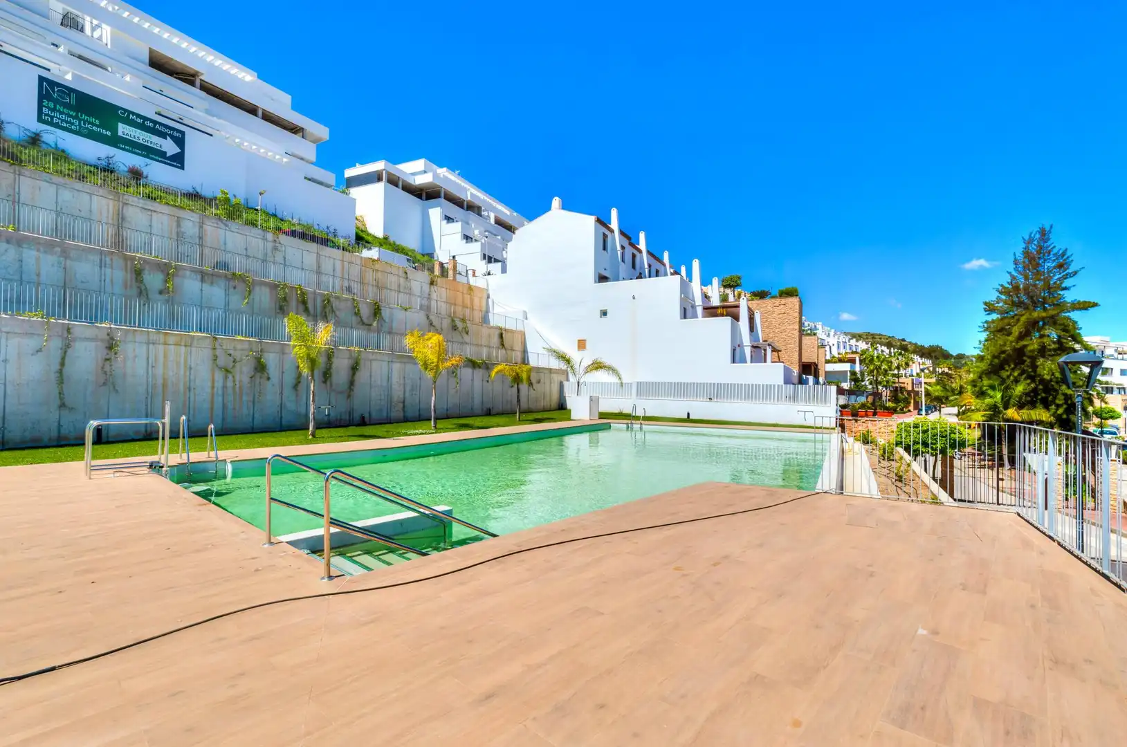 Piscina de Apartamento de alquiler en Mijas con Aire acondicionado, Calefacción y Jardín privado