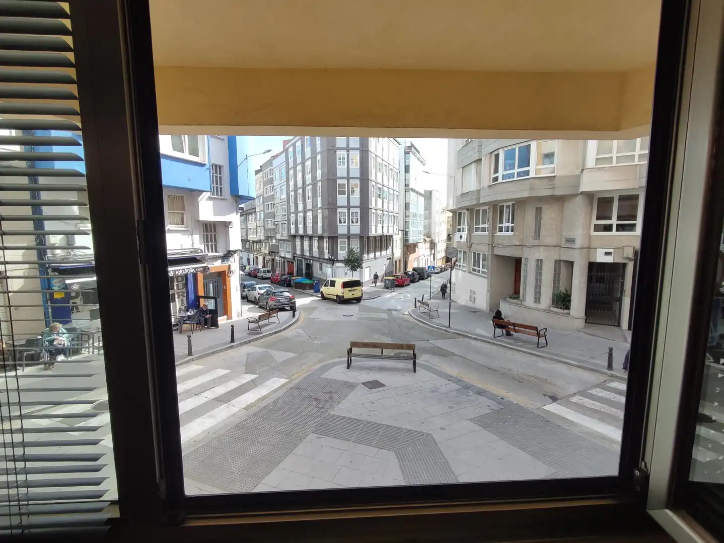 Vista exterior de Local de alquiler en A Coruña Capital  con Amueblado