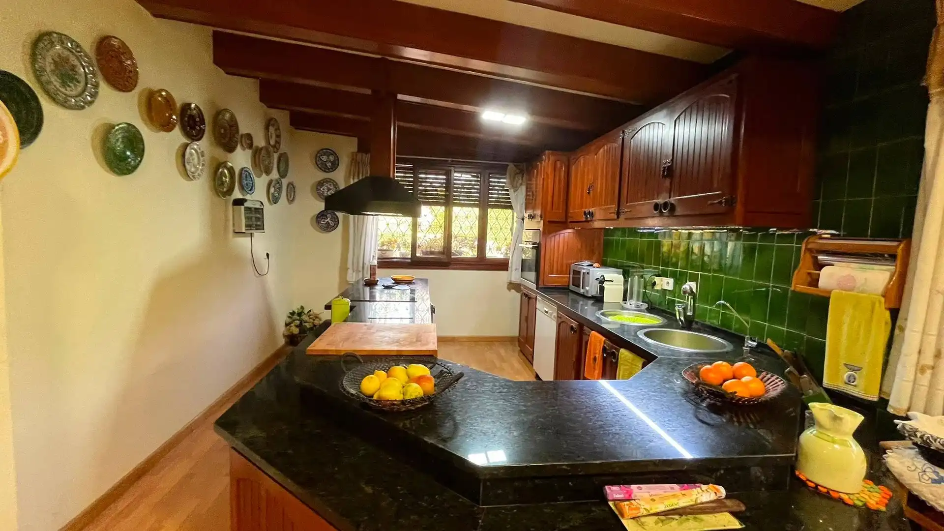 Cocina de Casa o chalet en venta en Elche / Elx con Aire acondicionado, Calefacción y Jardín privado