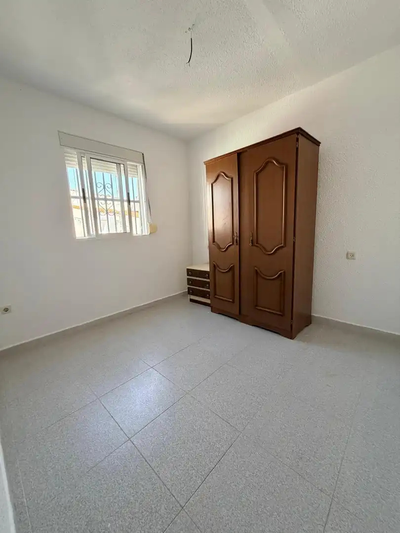 Bedroom of Houses for sale in Valdelacalzada