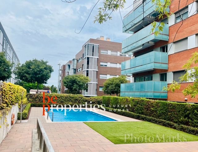 Exterior view of Attic for sale in Sant Cugat del Vallès  with Air Conditioner, Heating and Terrace